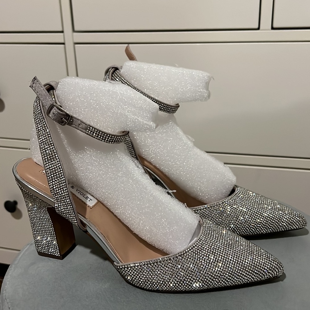 Chelsea & Violet | Mary Rhinestone Silver Pointed Toe Pumps sparkly size 9